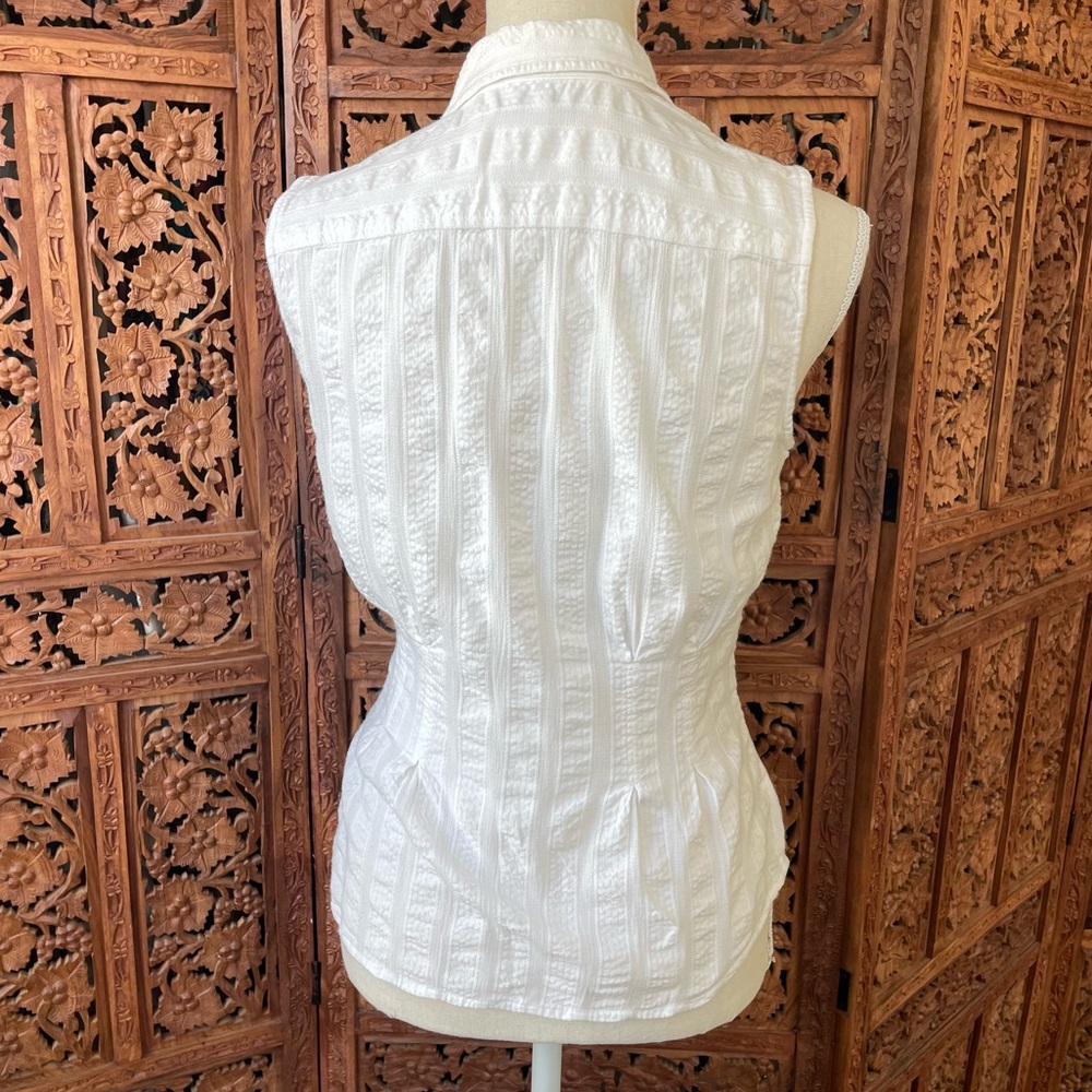 White Sleeveless Cotton Textured Stripe Button-Front Blouse - Picture 7 of 11